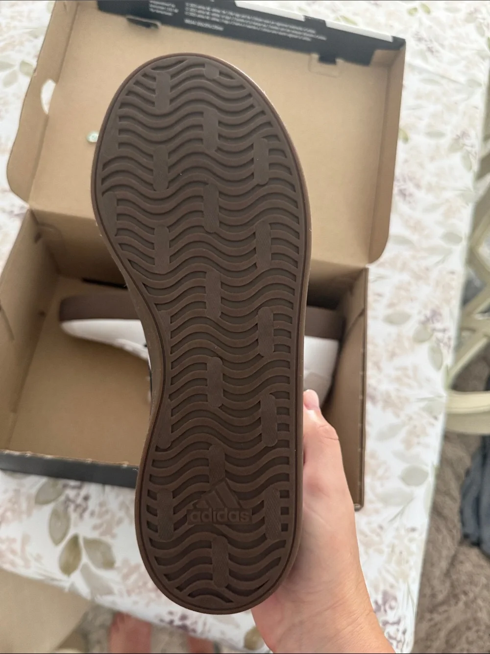 adidas Women’s  White Sneakers with Black Stripes and Brown Sole size 8